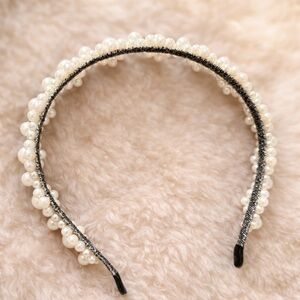 Elegant Pearl Embellished Headband